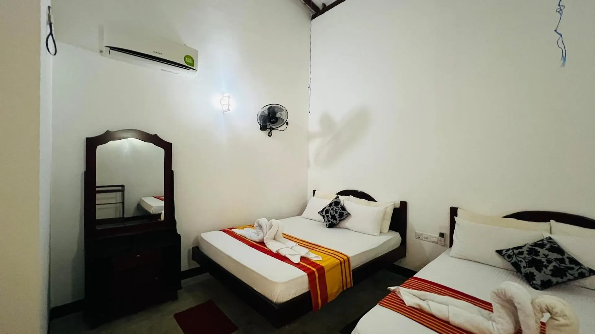 Sigiriya Rock View Elephant Corridor Hotel Guest house